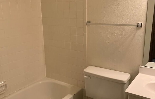 Studio, 1 bath, 325 sqft, $555, Unit 1929-15