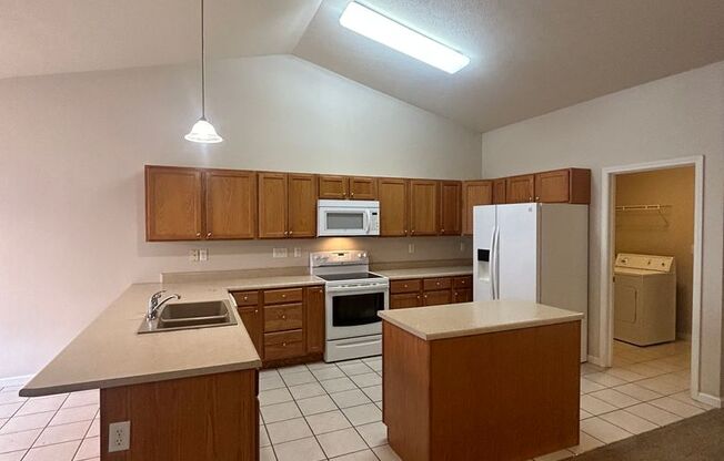 3 beds, 2 baths, $1,650