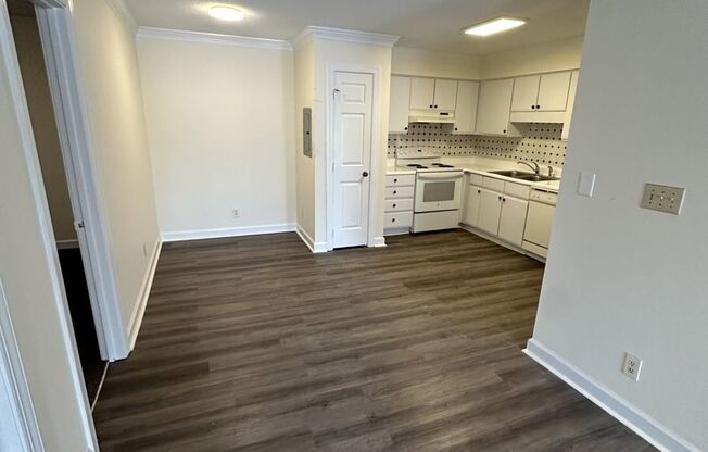 2 Bedroom 2 Bathroom Condo!