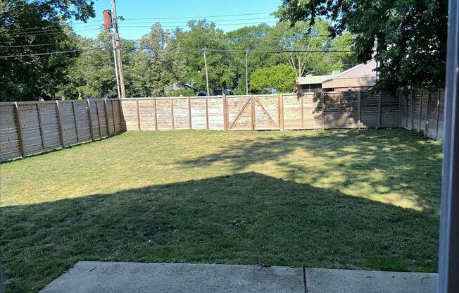 Available for Rent: 2 Bedroom/1.5 Bathroom Single Family Home