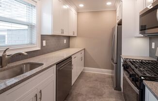 Leonia Manor: In-Unit Washer & Dryer, Heat, Hot & Cold Water Included, Cat & Dog Friendly, and Walk-In Closets