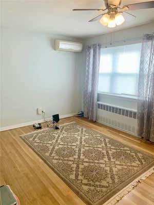 2 beds, 1 bath, 1,100 sqft, $2,300