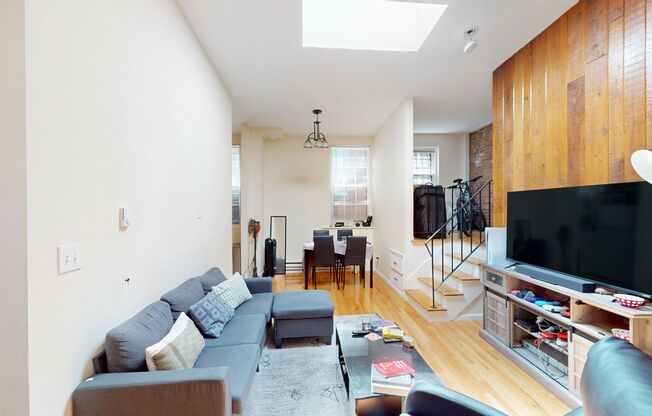 Nice 2 bed in Back Bay
