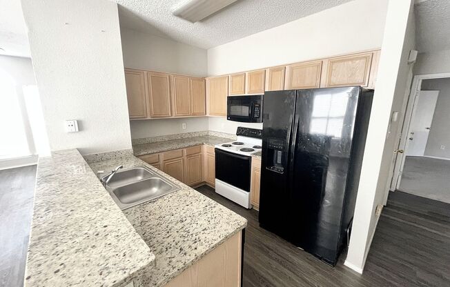 2 beds, 2 baths, $1,595