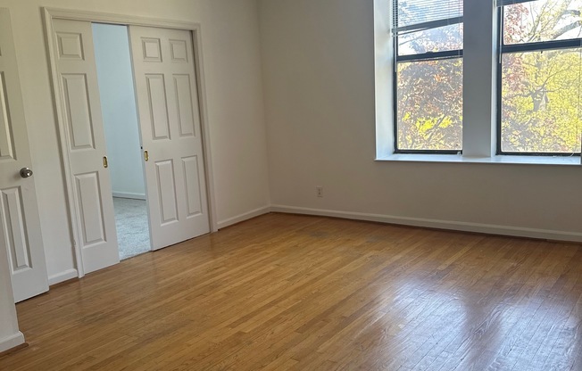 1830 17 ST NW