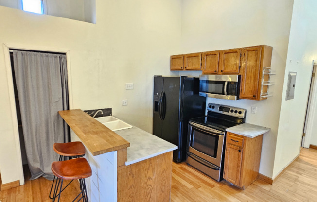 901 24 AVE S