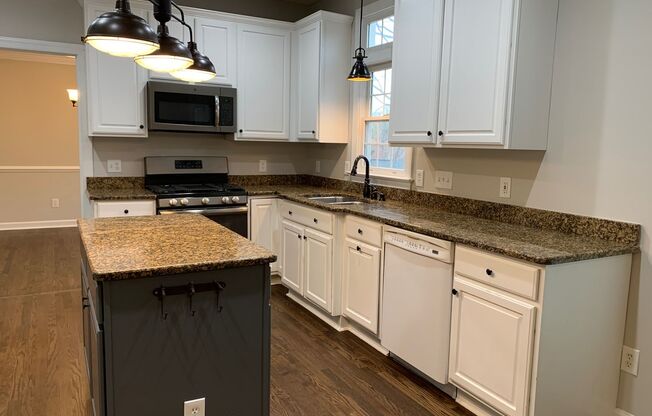 5 Bed | 3.5 Bath House with Finished Basement and Fenced Yard