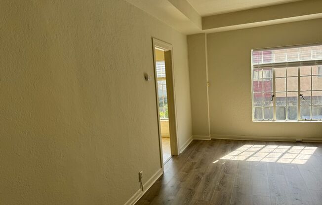 Studio, 1 bath, 480 sqft, $1,395, Unit 15