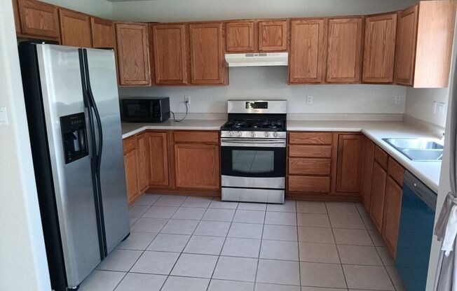 4 Bedroom 2.5 Bathroom Home located in NE ABQ!! Showings Available! Move in special!!