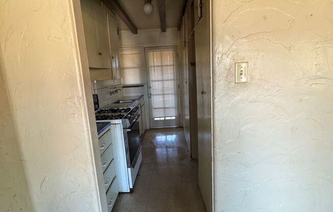 1 bed, 1 bath, $1,350, Unit 1566