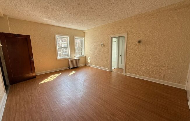 Studio, 1 bath, 308 sqft, $1,175, Unit Bayard Manor 301