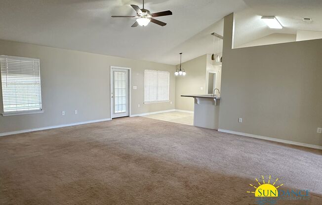 Beautiful 4 Bedroom Home in Navarre!