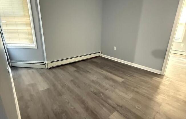 62 W 4 ST