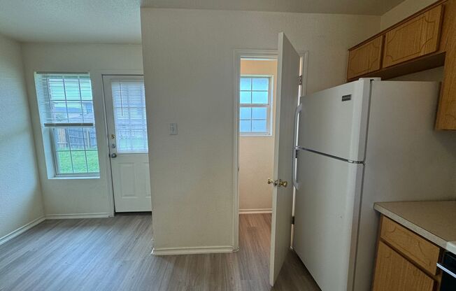 2 beds, 1.5 baths, 900 sqft, $825