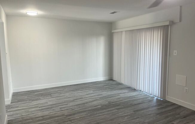 Updated Townhouse In Herndon