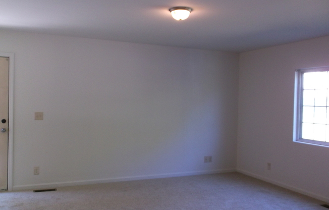 One Level House for Rent-Clemmonsville Rd. Area