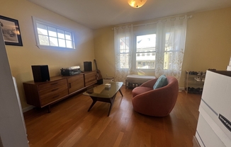 2 beds, 1 bath, 1,056 sqft, $2,550, Unit 2