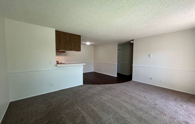 1 bed, 1 bath, 737 sqft, $2,150, Unit 042
