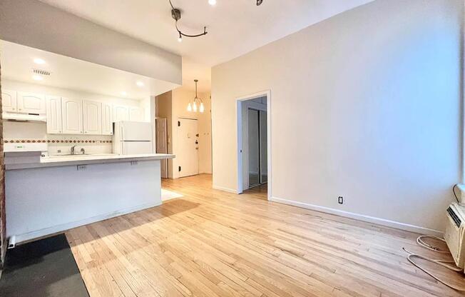 53 W 94 ST