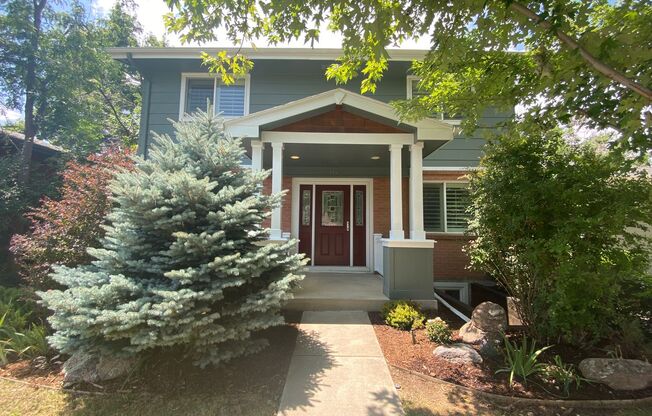 Updated 4 Bed 3.5 Bath Craftsman Style Home In South Boulder.