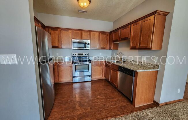 2 beds, 2 baths, $1,295