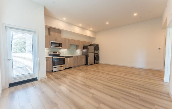 1 bed, 1 bath, 550 sqft, $2,750, Unit 302