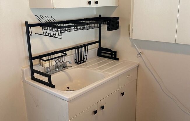 Studio, 1 bath, $2,295