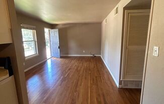 2 beds, 1 bath, 795 sqft, $550, Unit Apt - 8