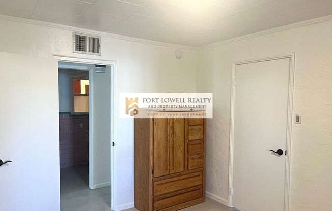 2 beds, 1 bath, $1,395