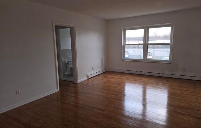 Studio, 1 bath, 500 sqft, $795, Unit 314