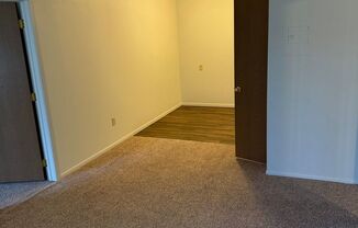 2 beds, 1 bath, 600 sqft, $800, Unit Unit 209