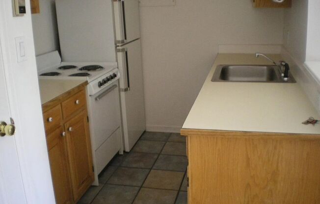 Bright & Convenient Unit in the Heart of Boulder – Walk to CU! Available August 1! 50% off August rent!