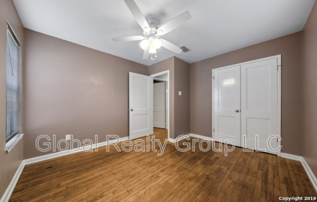 401 MITCHELL AVE