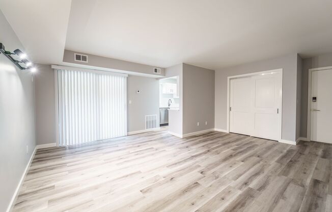 1 bed, 1 bath, 678 sqft, $1,395, Unit 103