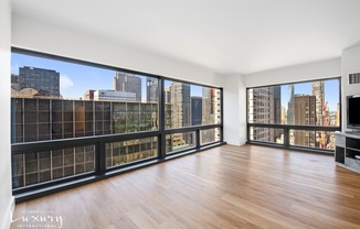 721 5 AVE