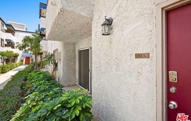 1 bed, 1 bath, 634 sqft, $1,750, Unit 115