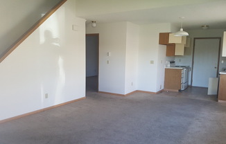 3 beds, 2 baths, $975