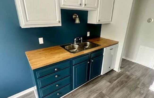 2 beds, 1 bath, 750 sqft, $1,375, Unit 1650-1