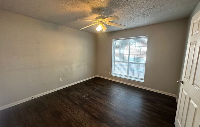 1 bed, 1 bath, $875, Unit UNIT 105