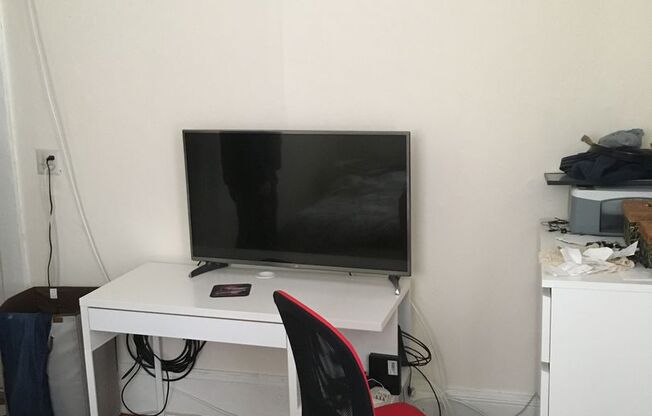 East Rock 1BR Close to Yale SOM