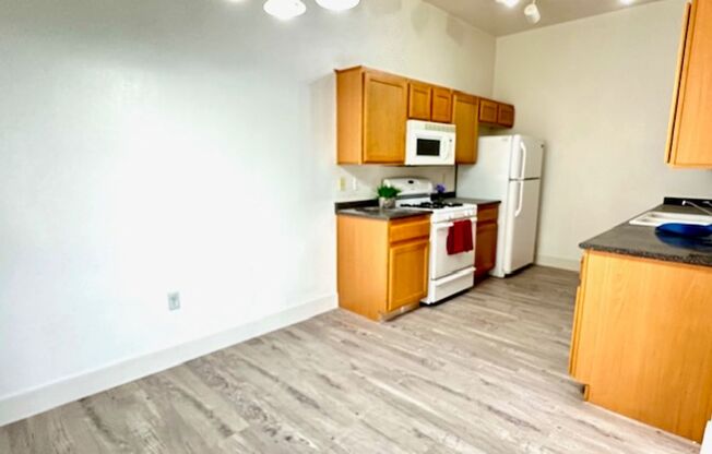 BEAUTIFUL GATED SOUTHWEST CONDO. 3 BEDS AND 2 BATHS. GROUND FLOOR.