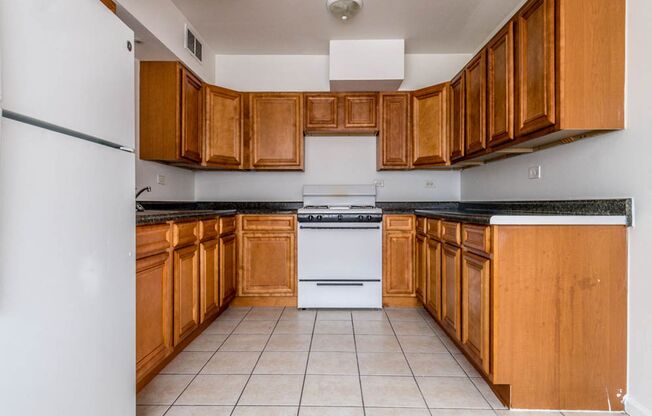 7834 S Coles