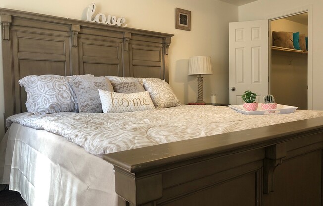 Elegant Bedroom | Fresno CA Apartment For Rent |