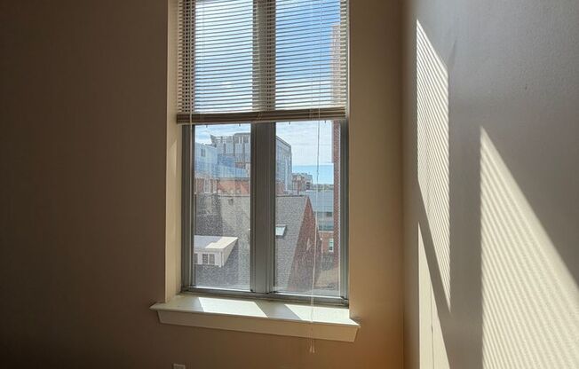 1 bed, 1 bath, 800 sqft, $2,038, Unit T710
