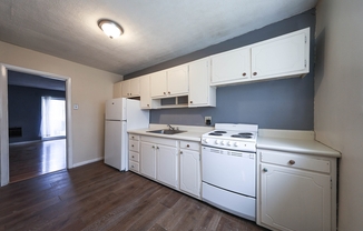 2 beds, 1 bath, 770 sqft, $2,595, Unit 4
