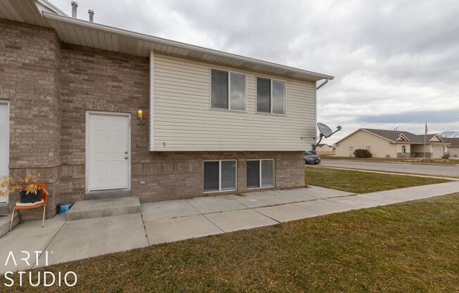 1665 W Tremonton