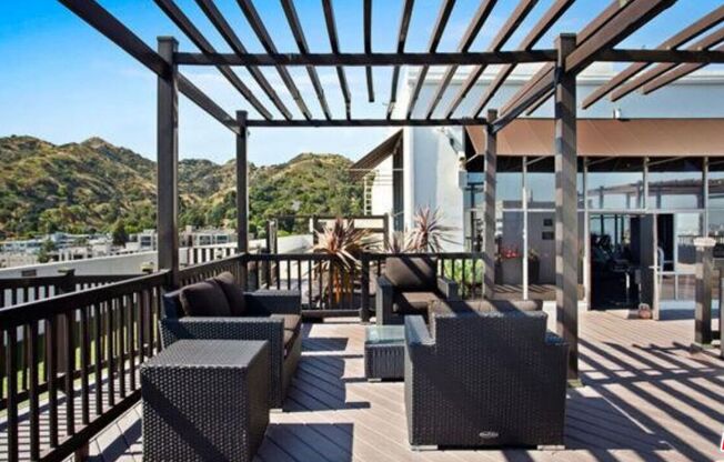 2 beds, 2 baths, 1,212 sqft, $5,750, Unit 616