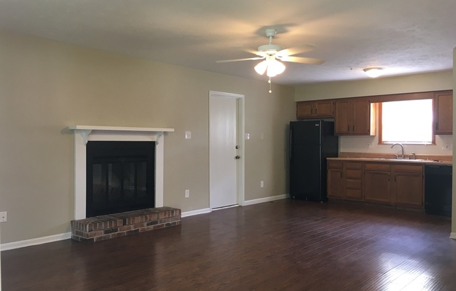 3 beds, 2 baths, $1,605