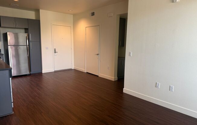 2 beds, 2 baths, 890 sqft, $2,600, Unit 324