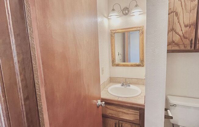 2 beds, 1 bath, 850 sqft, $825, Unit 7B